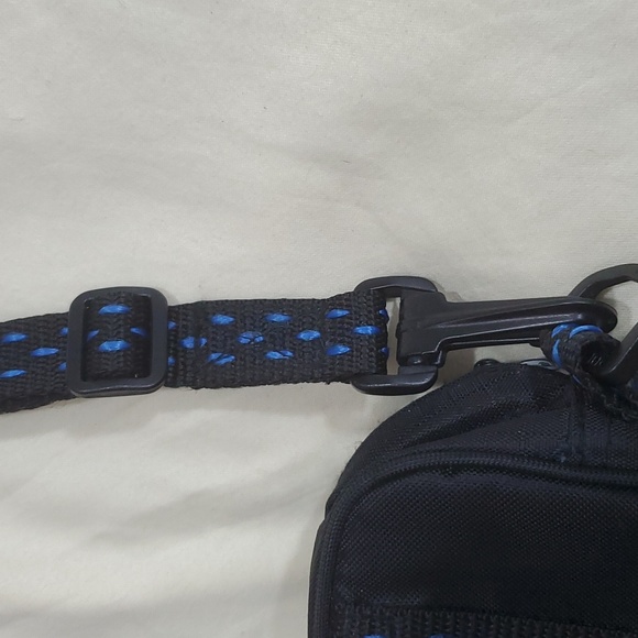 SAMSONITE Small Black Camera Bag Case with Adjustable Carry Strap Belt Loop-EC - Picture 8 of 9